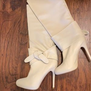 Beautiful ladies leather boots, 3 1/2 inch heel